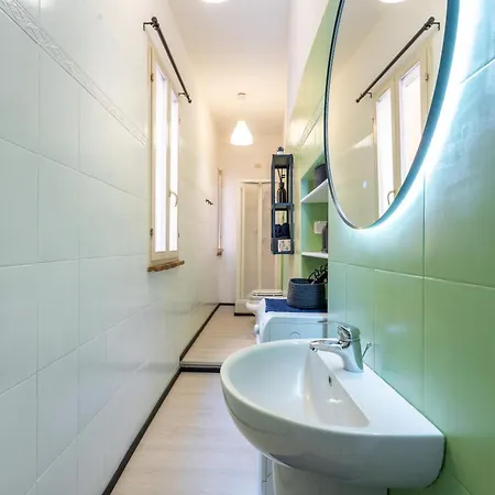 Confortevole Con Ascensore - Freedom Industrial بارما